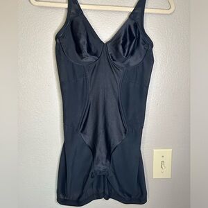 Wacoal 80161 Sumptuous Black Shapewear Bodysuit Minimizing Enhancing Lingerie